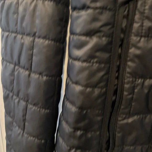 Patagonia Black Quilted light weight Puffer Jacket. - Picture 4 of 7